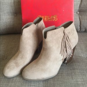 Carlos Santana Ankle Boot.