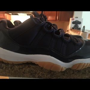 Air Jordan  XI Low - Navy/Gum