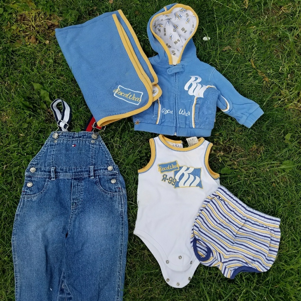 Bundle of baby outfits
