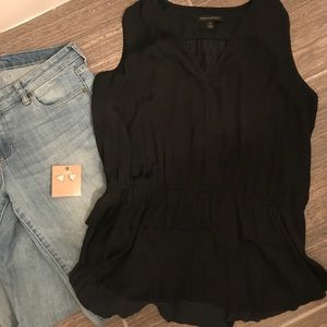 EUC Banana Republic sleeveless ruffle top - M
