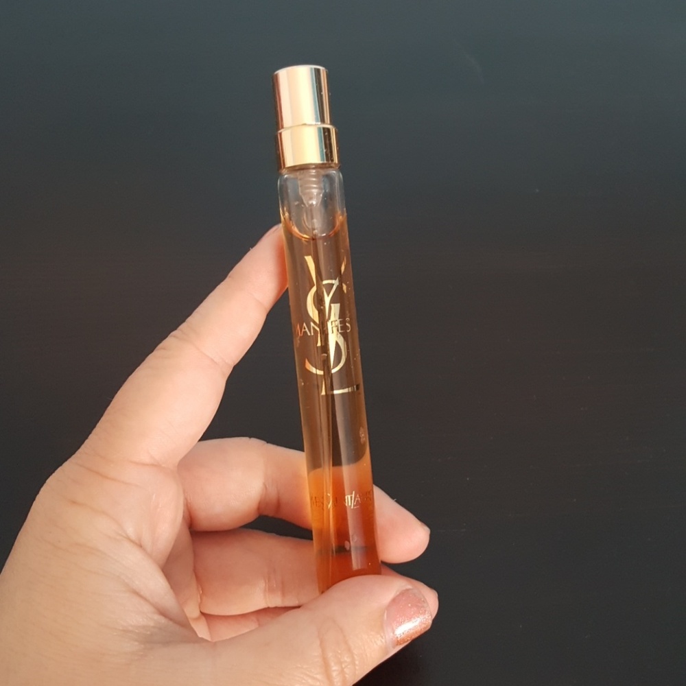 💙 vs manifesto perfume stick