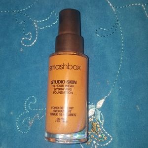 Smashbox studio skin 15hr wear foundation (4.1)