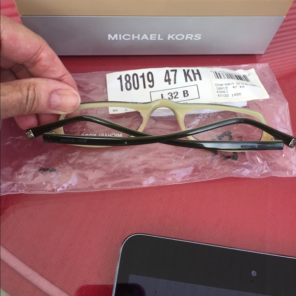 Micheal Kors made in Italy green eye glass frame - Picture 4 of 7