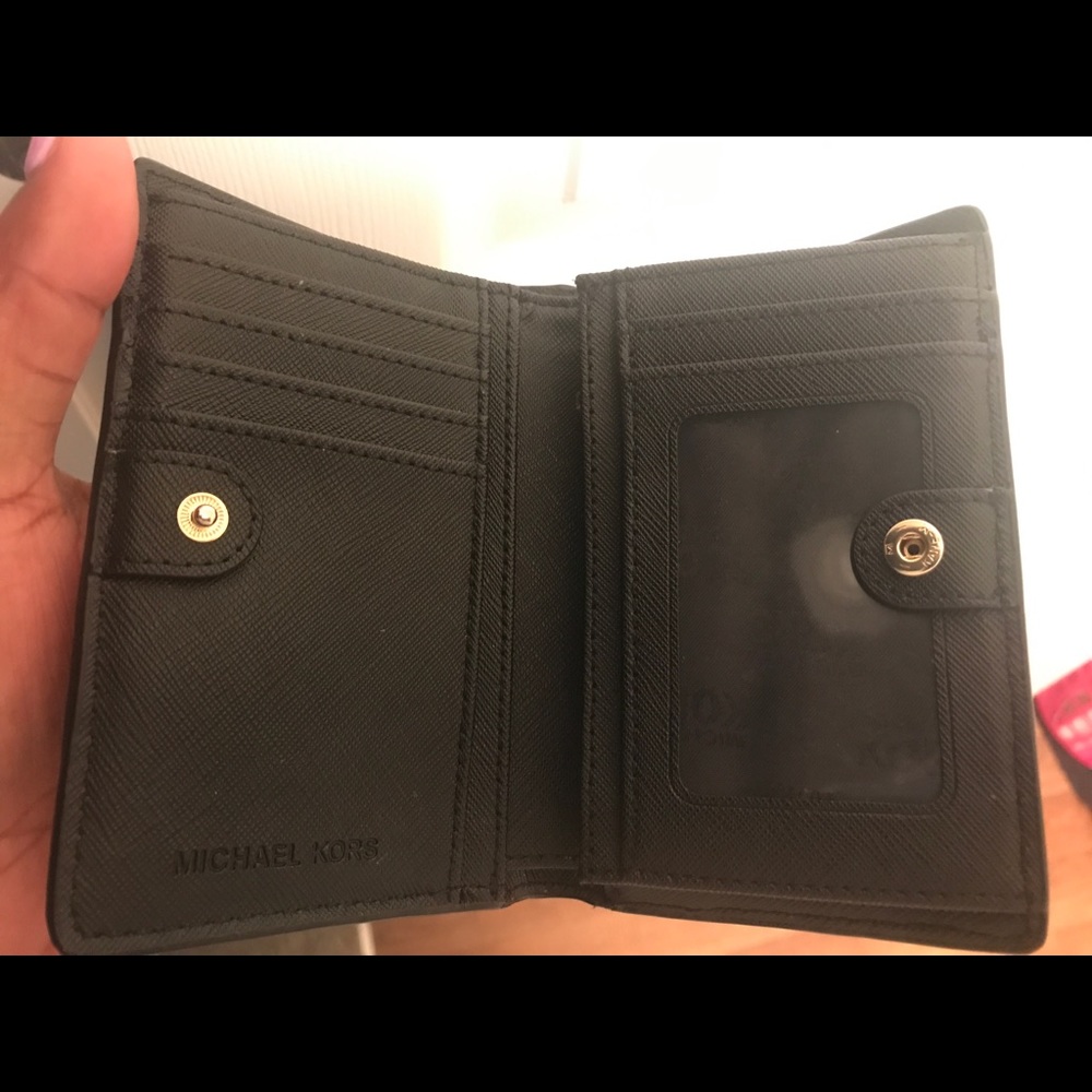 MK Wallet - Picture 2 of 2
