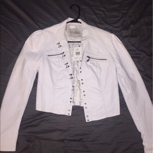 White Guess Leather Jacket - Perfect for Summer 🌞
