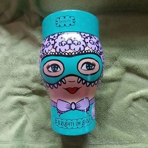 Benefit Tin. Perfect for make up collectors!