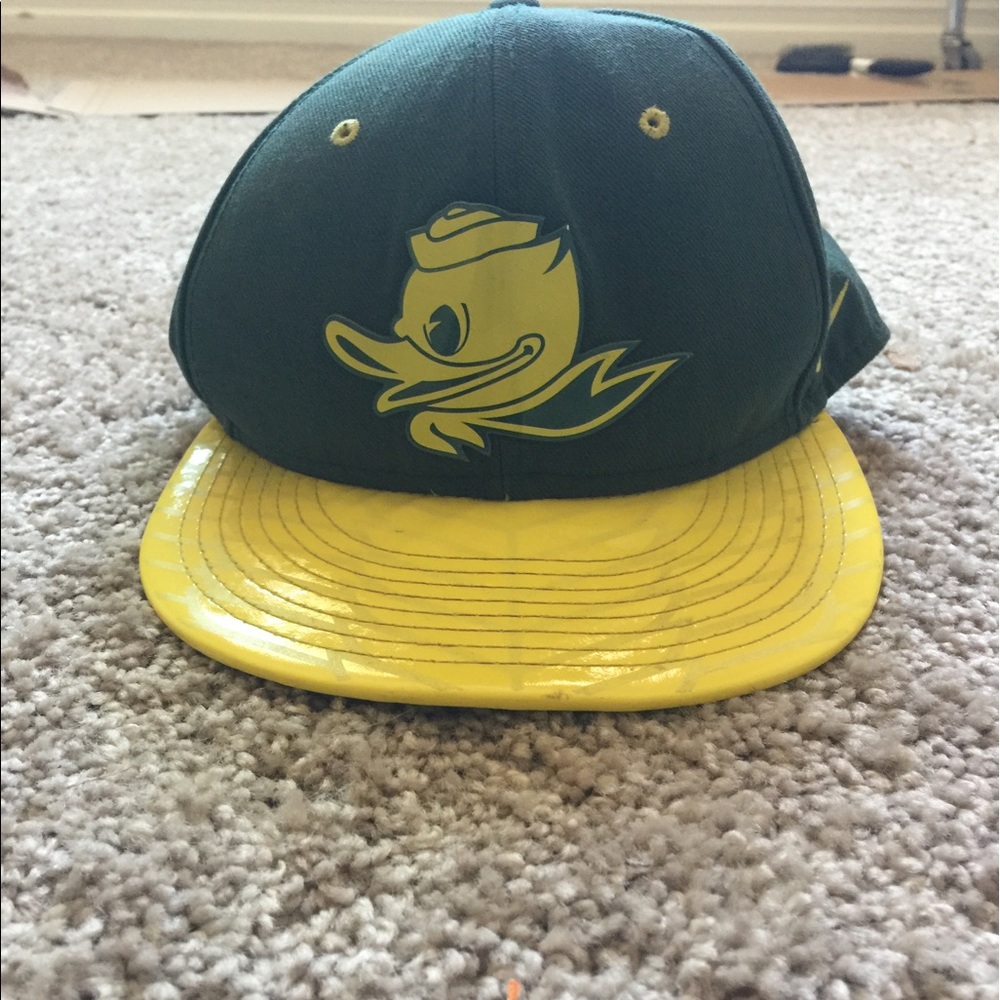 Oregon "Fighting Ducks" Green and Yellow Hat