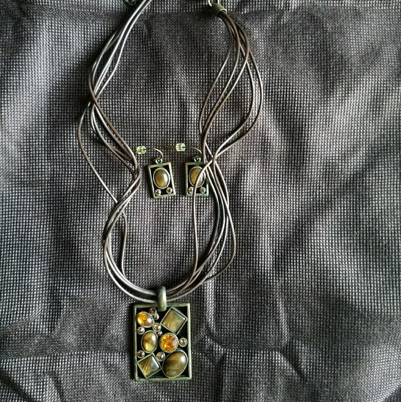 Necklace and bracelet amber color stones - Picture 1 of 4