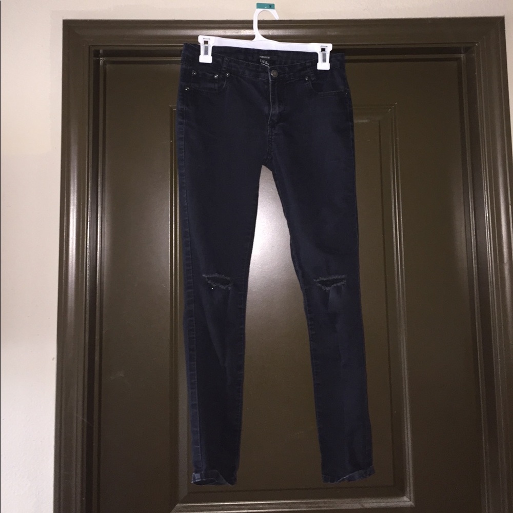 Forever 21 ripped knee jeggings