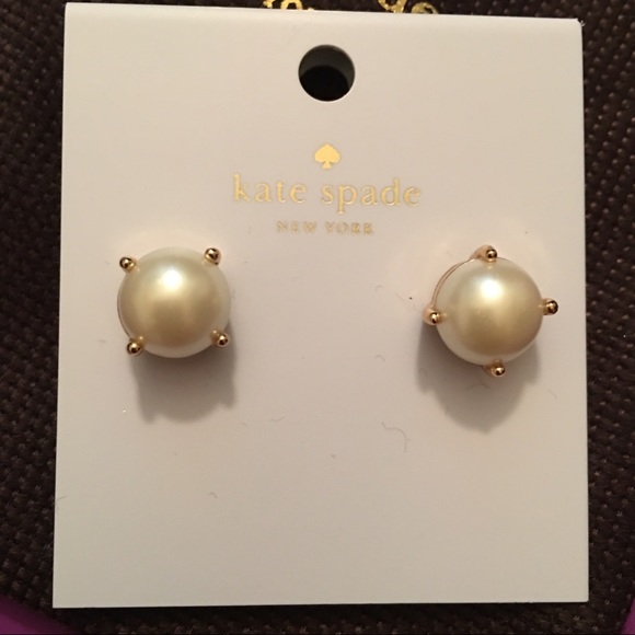 ♠️ KATE SPADE PEARL GUMDROP EARRINGS- NWT ♠️ - Picture 2 of 5