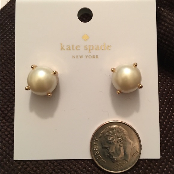 ♠️ KATE SPADE PEARL GUMDROP EARRINGS- NWT ♠️ - Picture 3 of 5