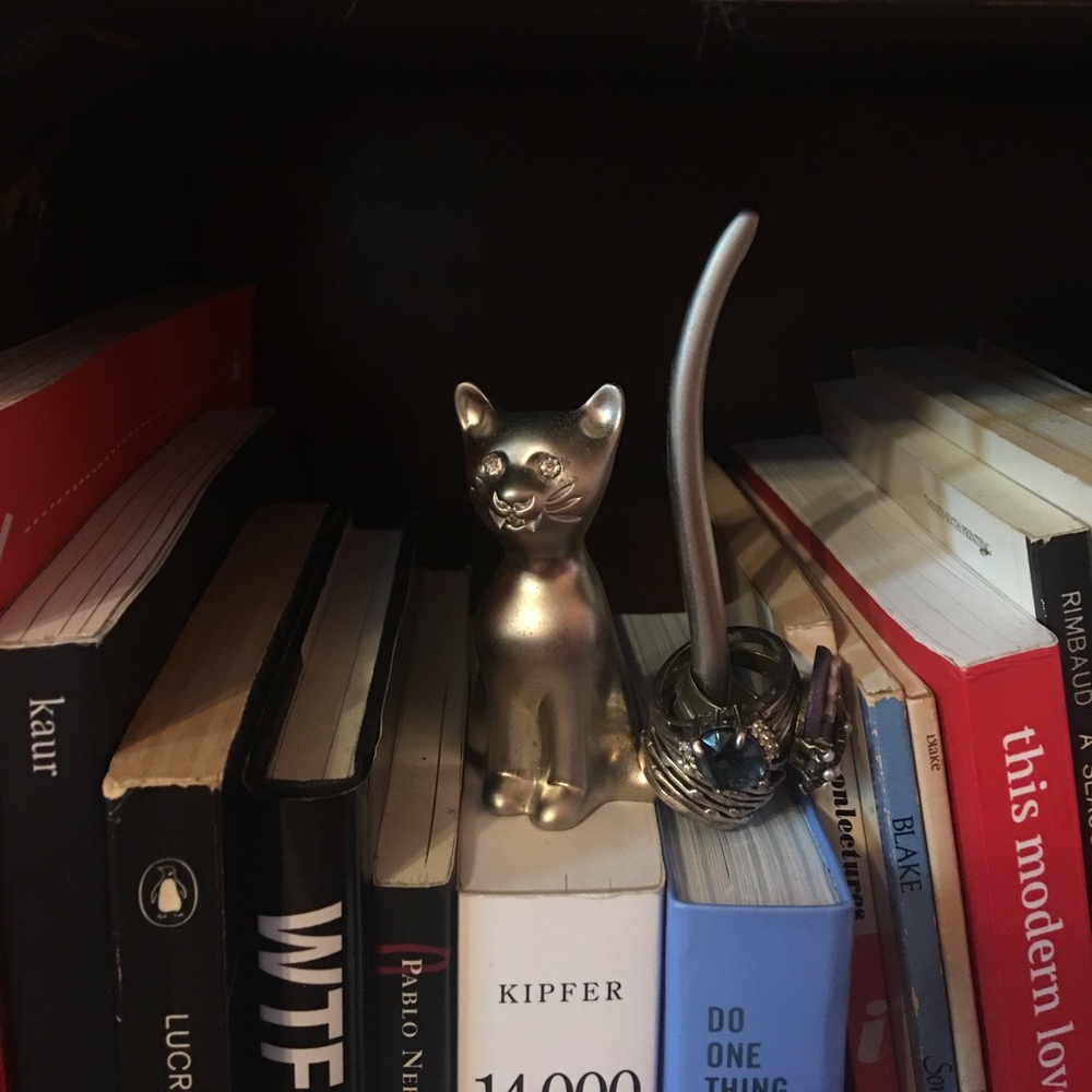 Metal Cat Ring Holder With Crystal Eyes