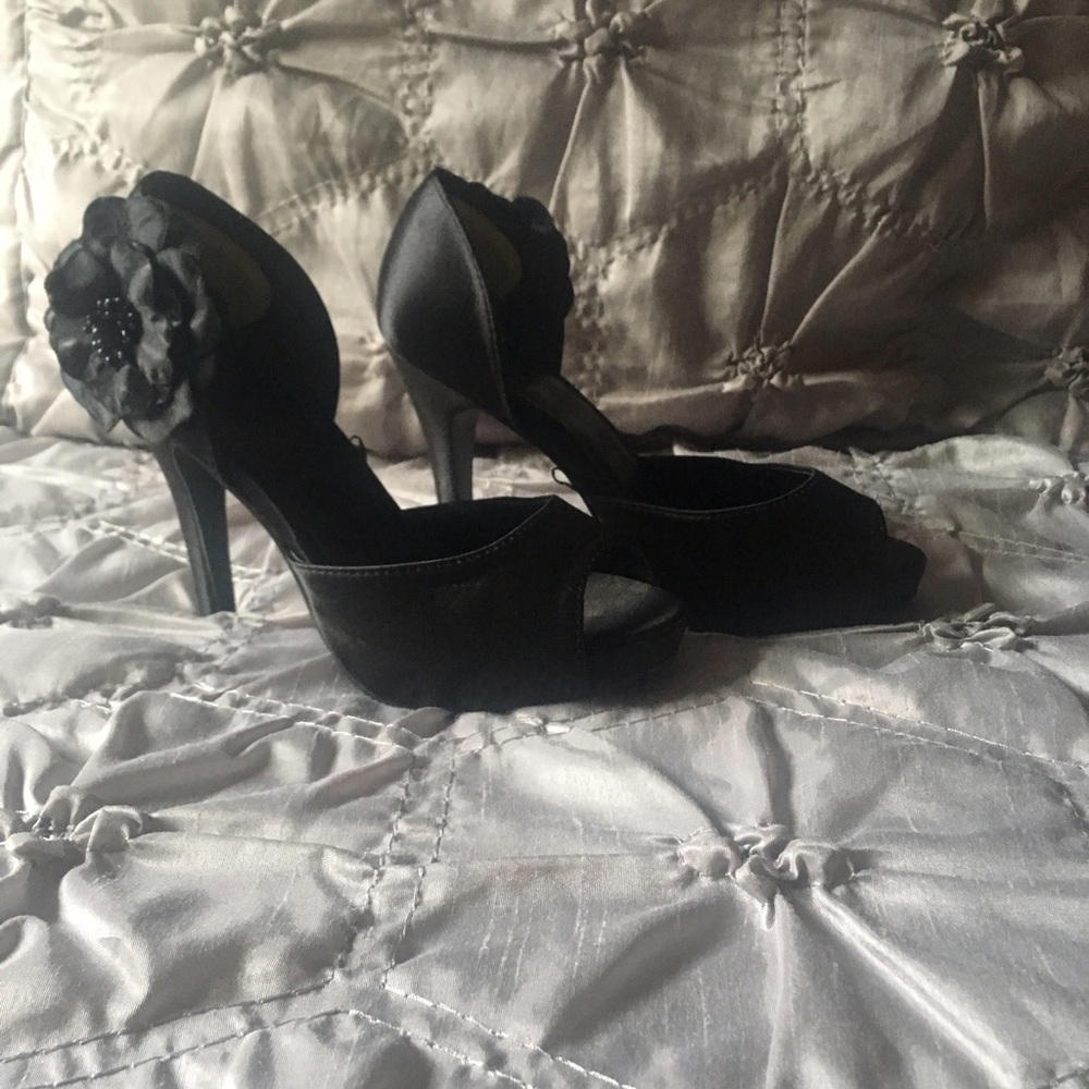 Black "Erin" Dressy Shoe! - Picture 1 of 5