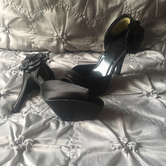 Black "Erin" Dressy Shoe! - Picture 3 of 5