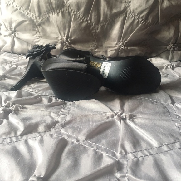 Black "Erin" Dressy Shoe! - Picture 4 of 5