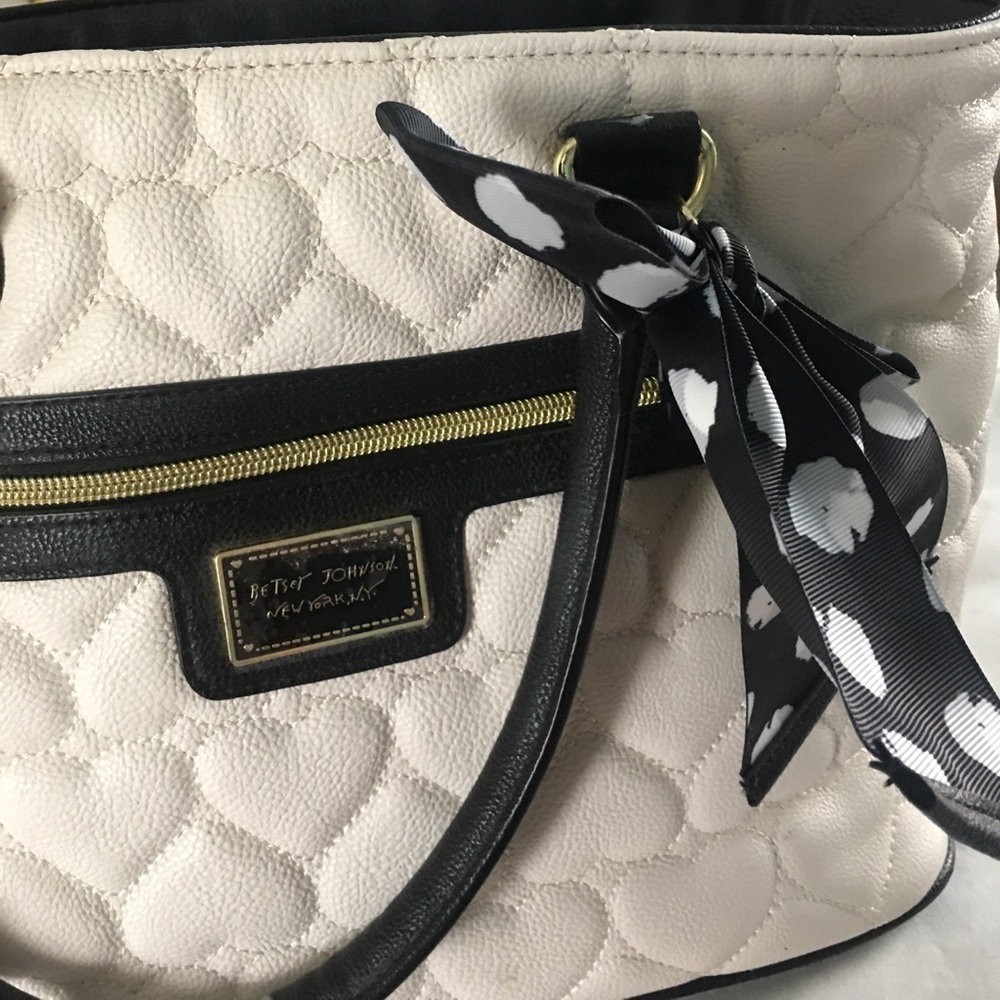 betsey johnson purse