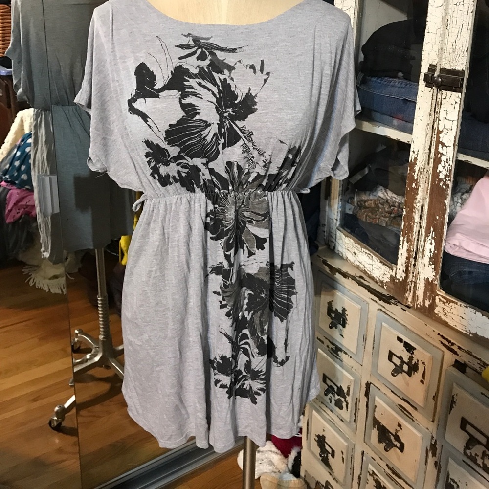 Scott super soft/super comfy long top.