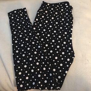 TC Lularoe black and white leggings