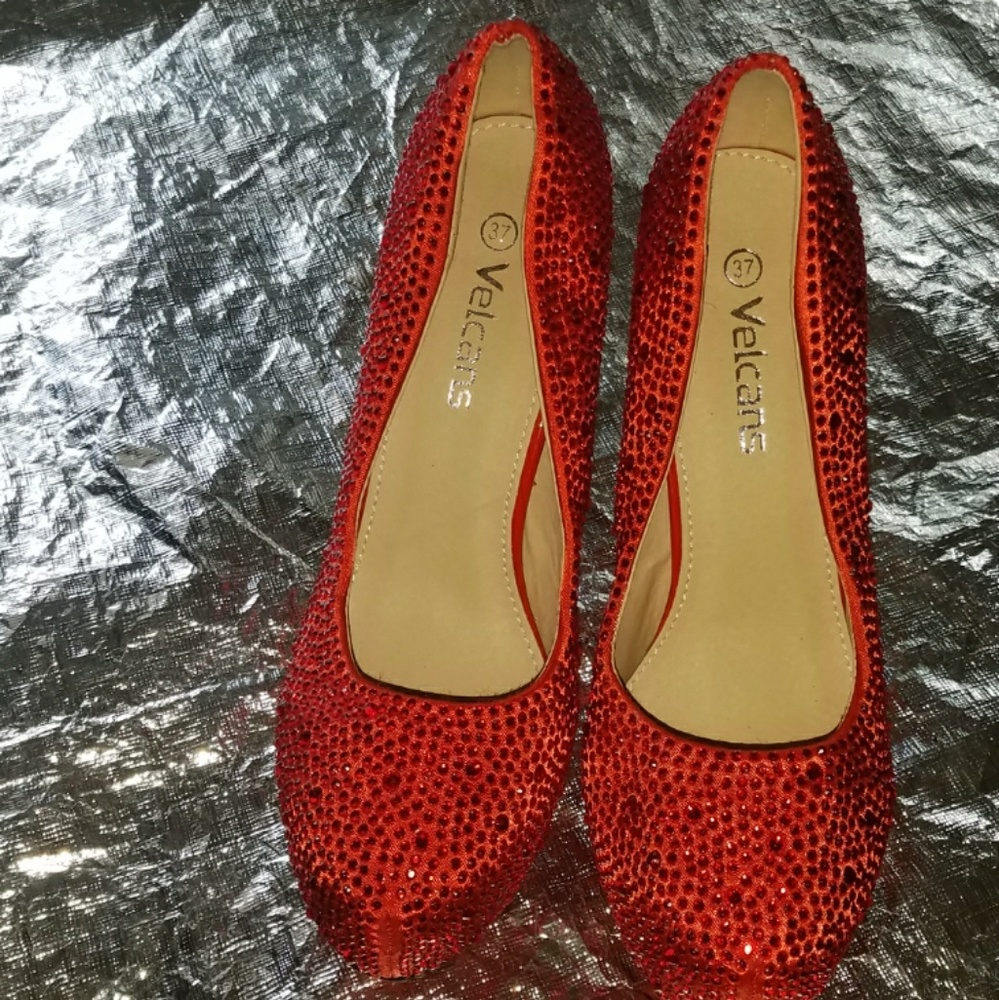 VELCANS RED BEADED HILL