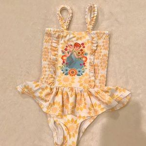 EUC Frozen bathing suit 👙☀️