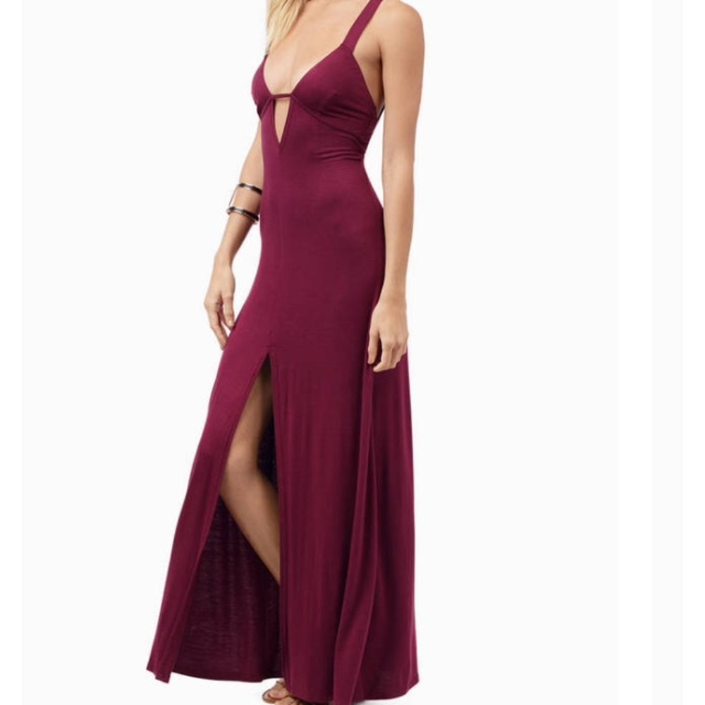 ✨Strut This Way Burgundy Maxi Dress