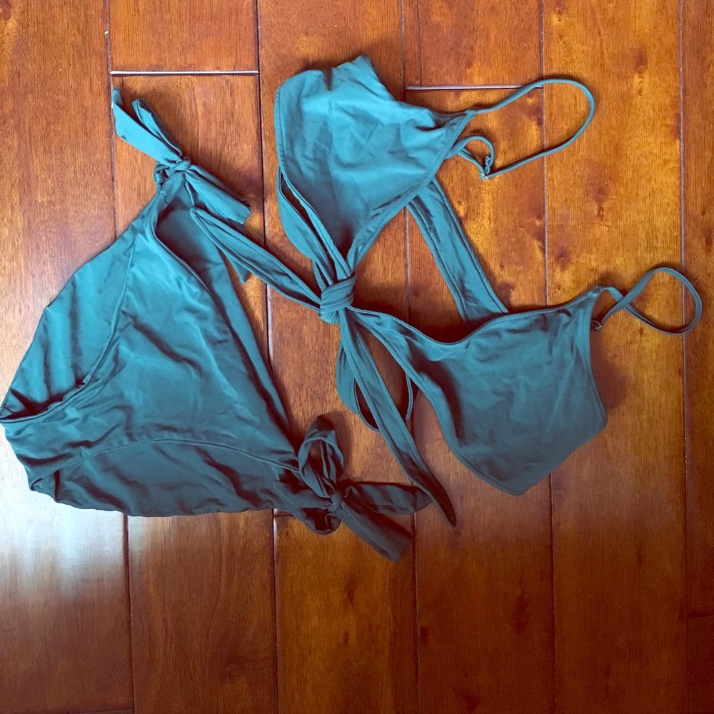 Monday Swim bikini (Tasha Oakley & Devin Brugman)