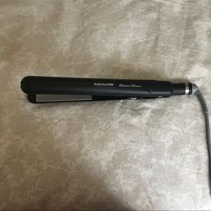 BaByliss PRO Titanium Flat Iron