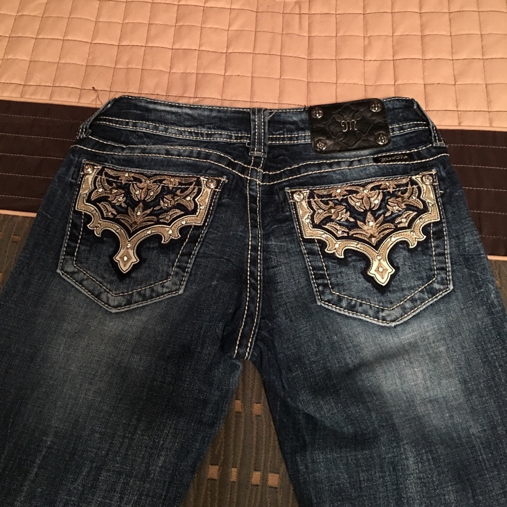 Miss Me jeans 👖 27x32 (hemmed) super cute !! 🌟🌟