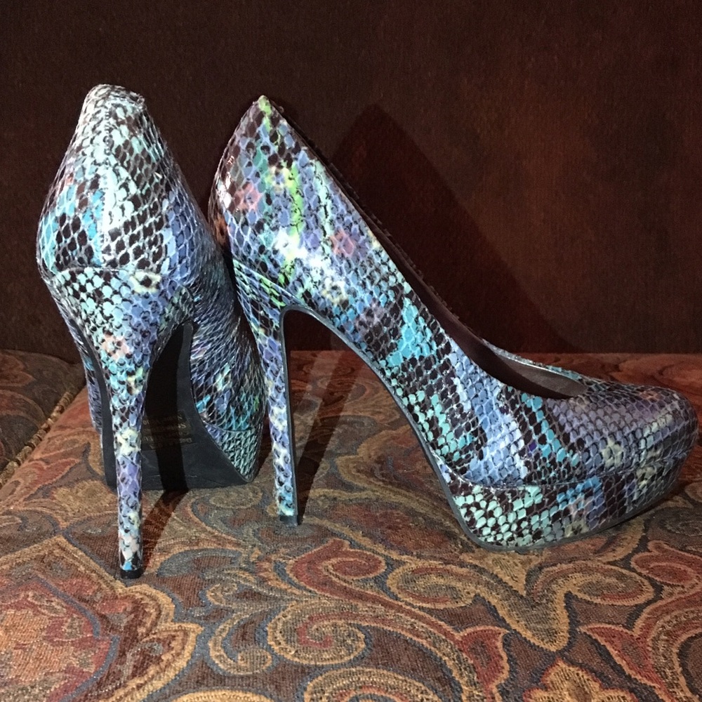 Snake print platform pumps **PRICE DROP!!**
