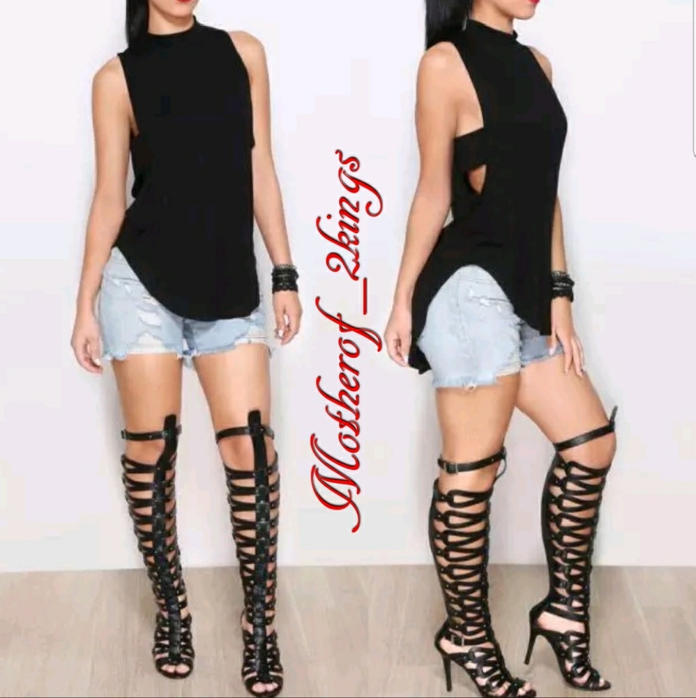 🔥LAST ONE🔥♠BLACK SLEEVELESS CUTOUT TOP - Picture 4 of 4