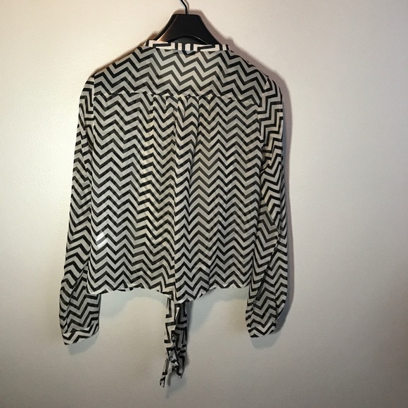 Work Blouse. Tie Blouse. Chevron Blouse. - Picture 3 of 3
