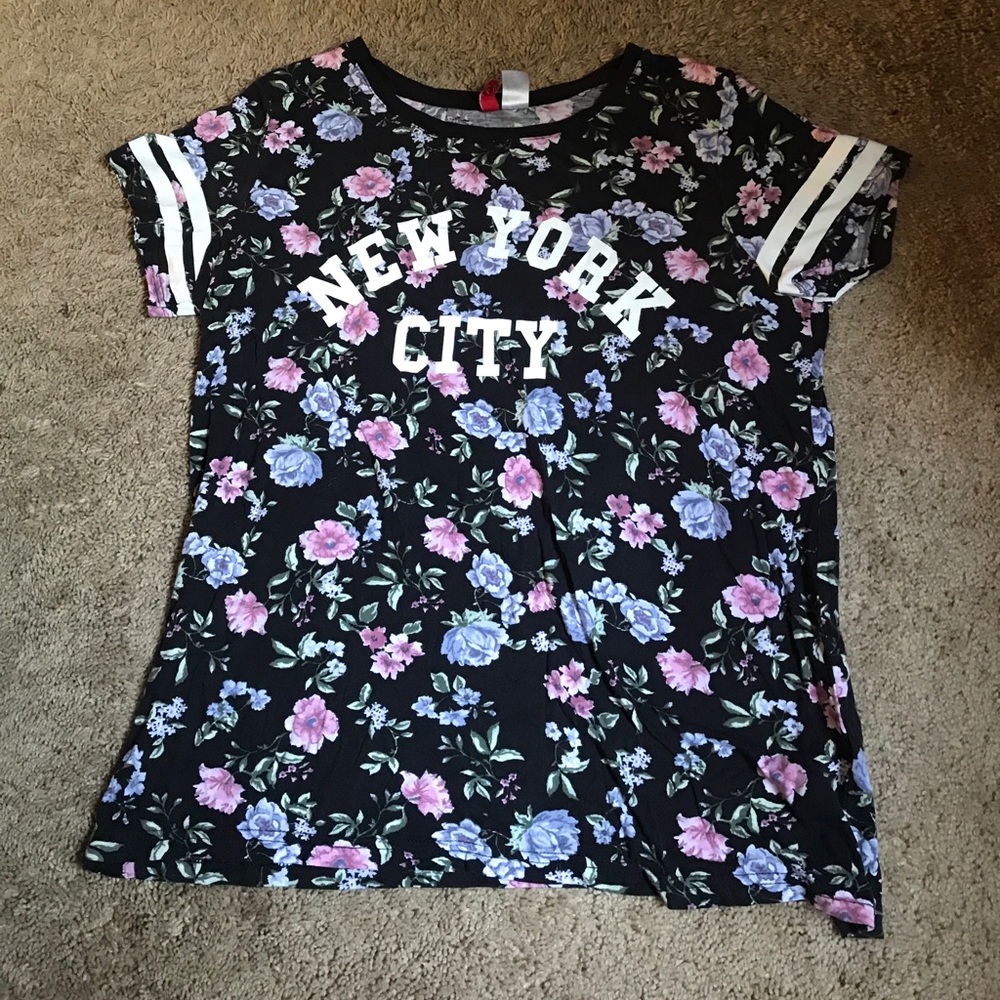 REDUCED PRICE H&M NYC printed shirt