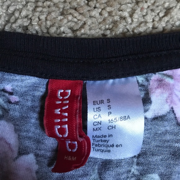 REDUCED PRICE H&M NYC printed shirt - Picture 3 of 3