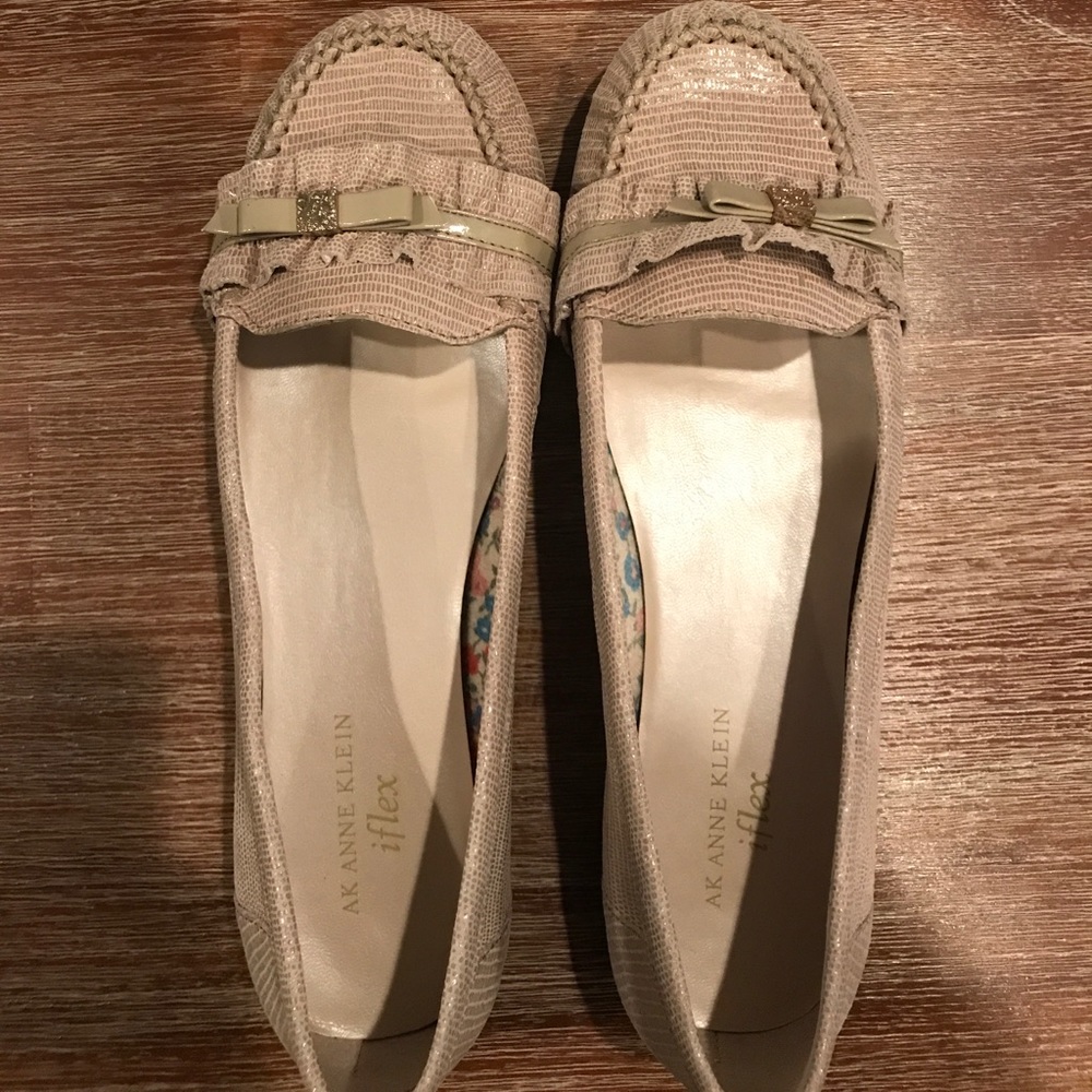 Anne Klein iFlex Flats - Size 9