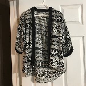 Patterned short sleeve cardigan