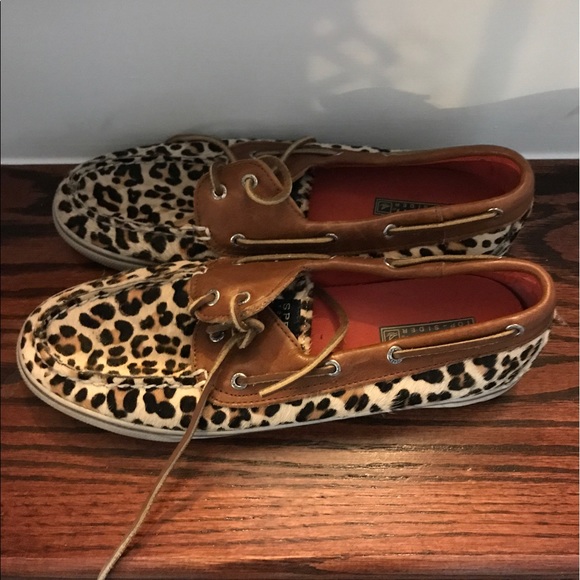 Sperry - Picture 2 of 2