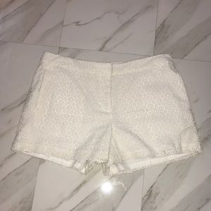 ⭐️✨EMBROIDERED WHITE SHORTS✨⭐️
