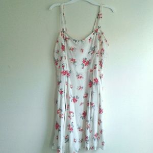 🌹Forever 21 Dress in White🌹