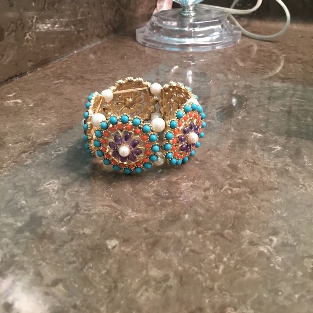 Boutique jewel bracelet