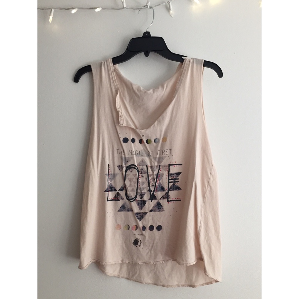 Graphic v-neck tank