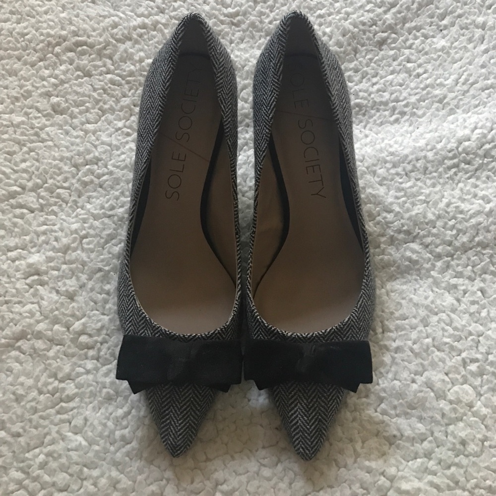 Kitten bow heels with sparkle detail