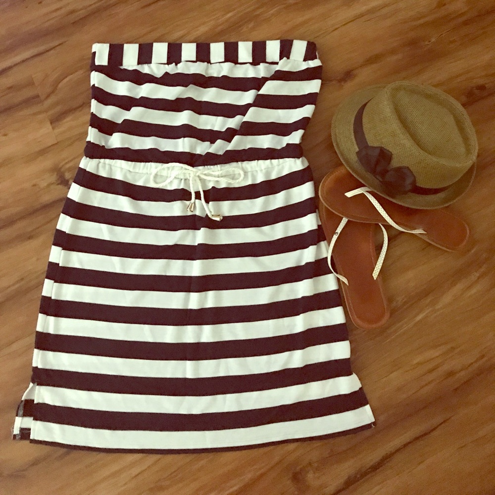 Summer fun strapless dress 🌞