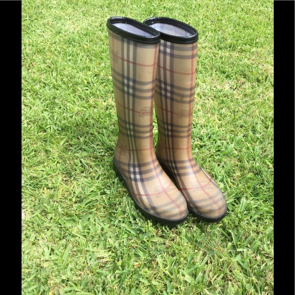 Burberry women rubber boots
