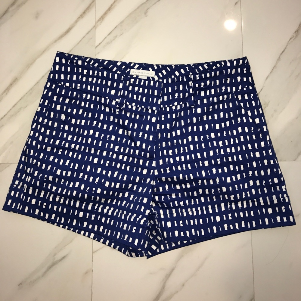💙✨CHIC BLUE AND WHITE SHORTS✨💙