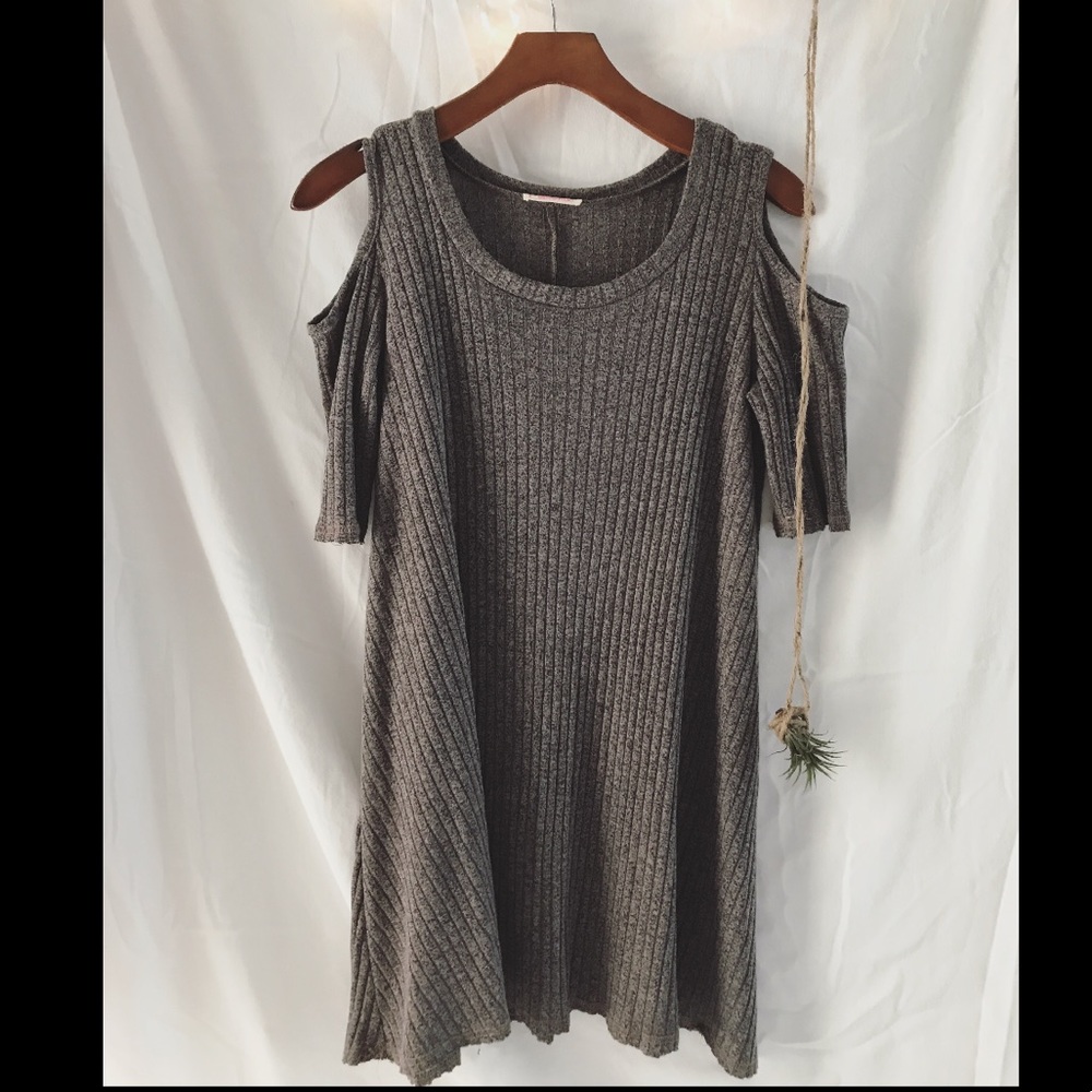 Cold shoulder tan/brown dress! Small!