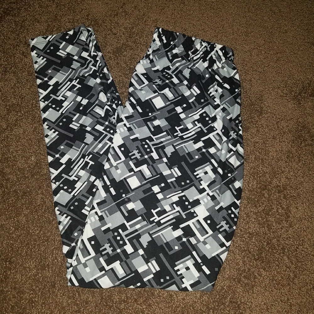Agnes and Dora XL Leggings.