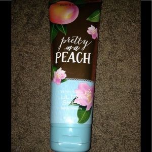 Bath and Body Works Pretty as a Peach Body Cream