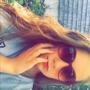 Meet your Posher, Alayna