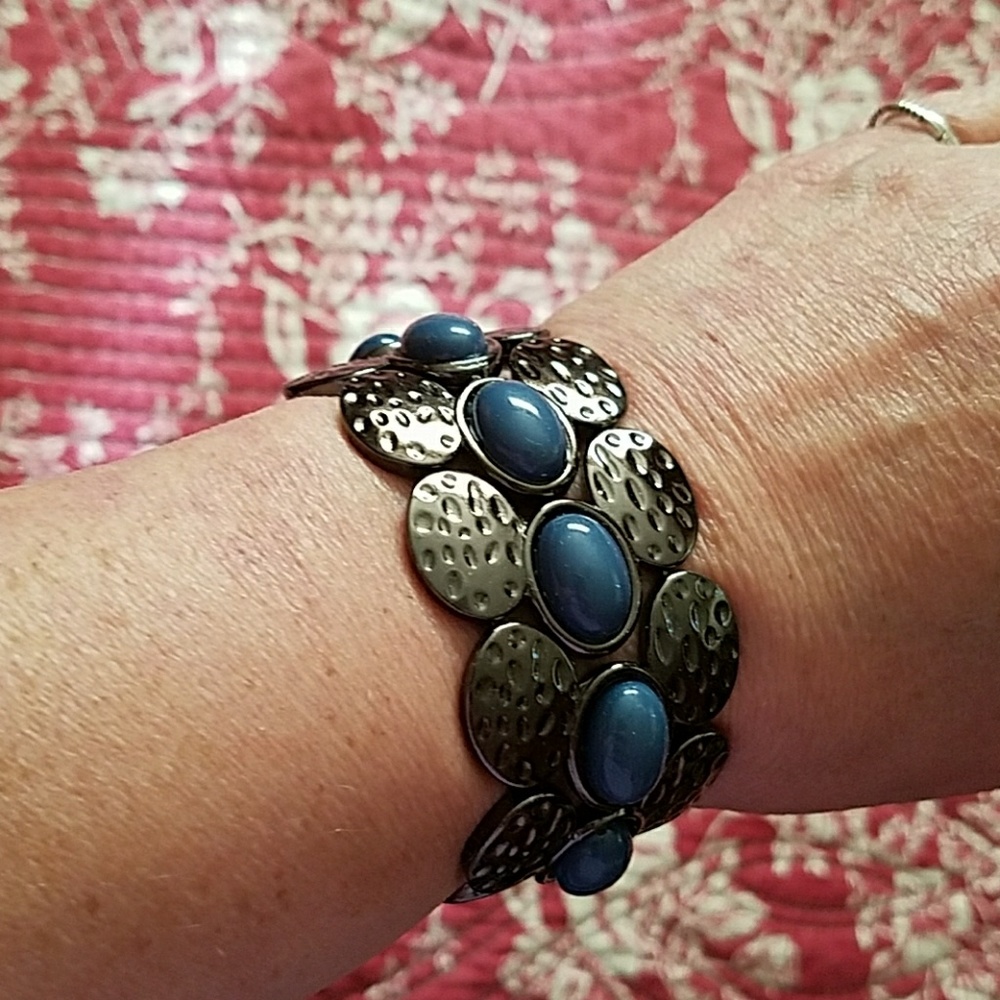 🔥HOT sale🔥Gunmetal & steely blue stone bracelet