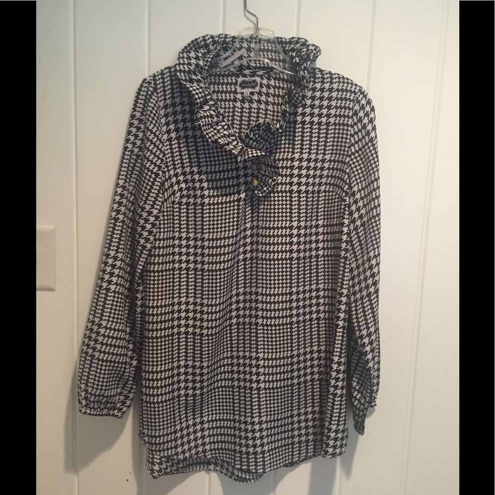 Black houndstooth ruffled collared blouse